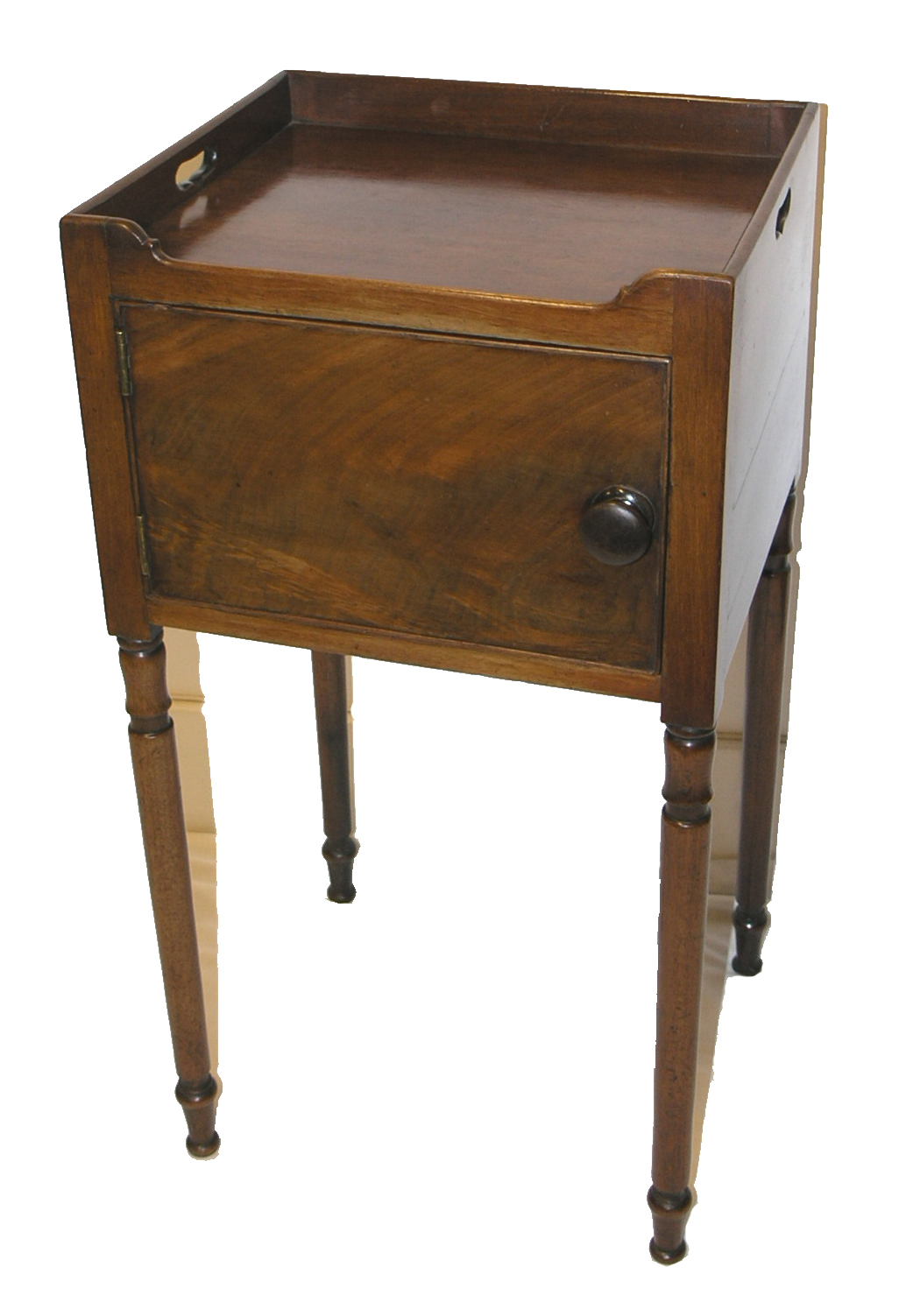 Georgian Mahogany Bedside Cabinet (c.1820) (1 of 1) Georgian Mahogany Bedside Cabinet (c.1820) (1 of 1)