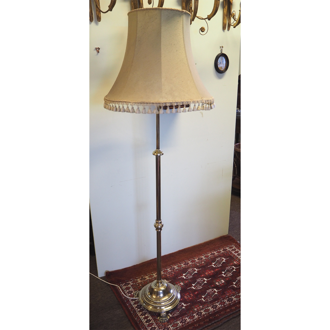 Victorian Brass Adjustable Standard Lamp (1 of 1) Victorian Brass Adjustable Standard Lamp (1 of 1)