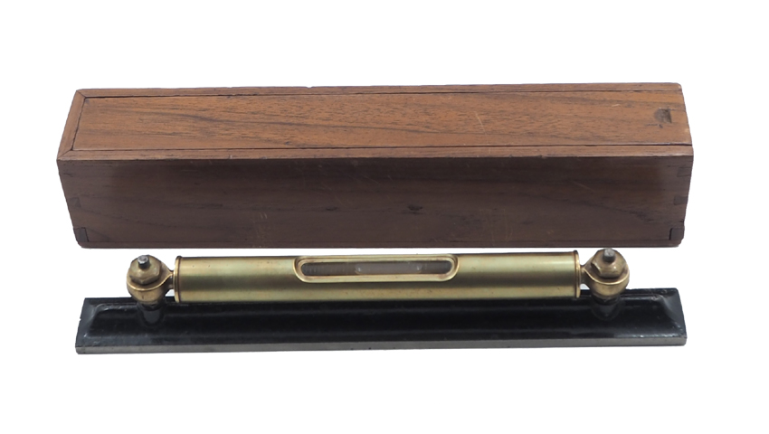 Superb Quality Brass Level in Original Box (1 of 1) Superb Quality Brass Level in Original Box (1 of 1)
