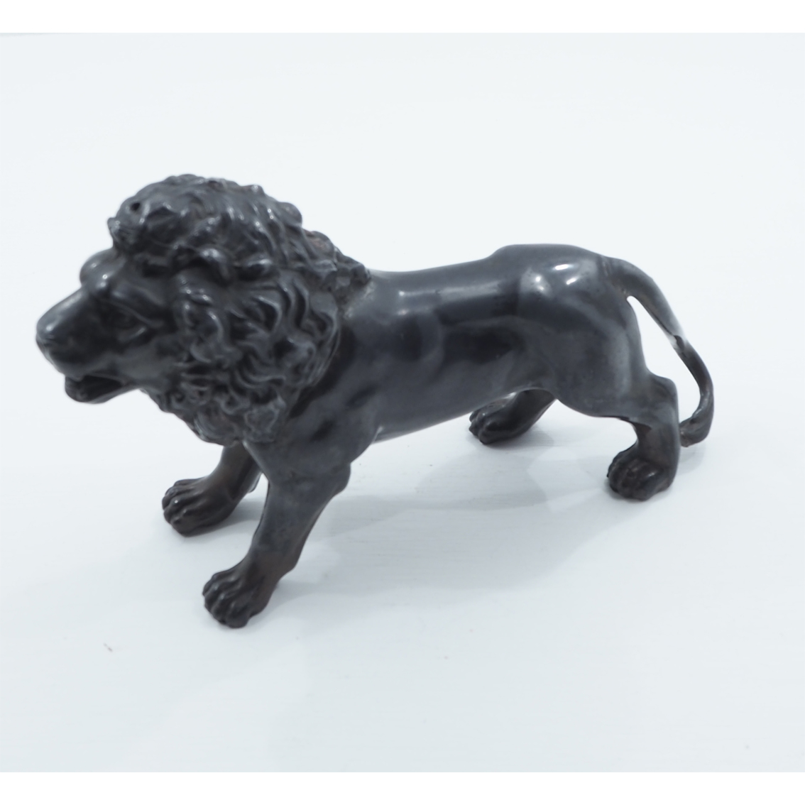 Victorian Bronzed Spelter Lion Figure (1 of 1) Victorian Bronzed Spelter Lion Figure (1 of 1)