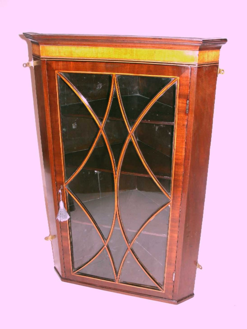 Georgian Mahogany Corner Cabinet c.1800 (1 of 1)