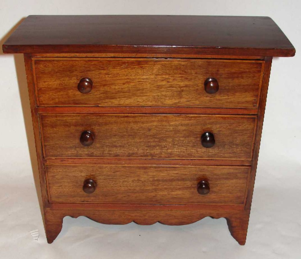 Georgian Mahogany Miniature Chest of Drawers c.1830 (1 of 1)