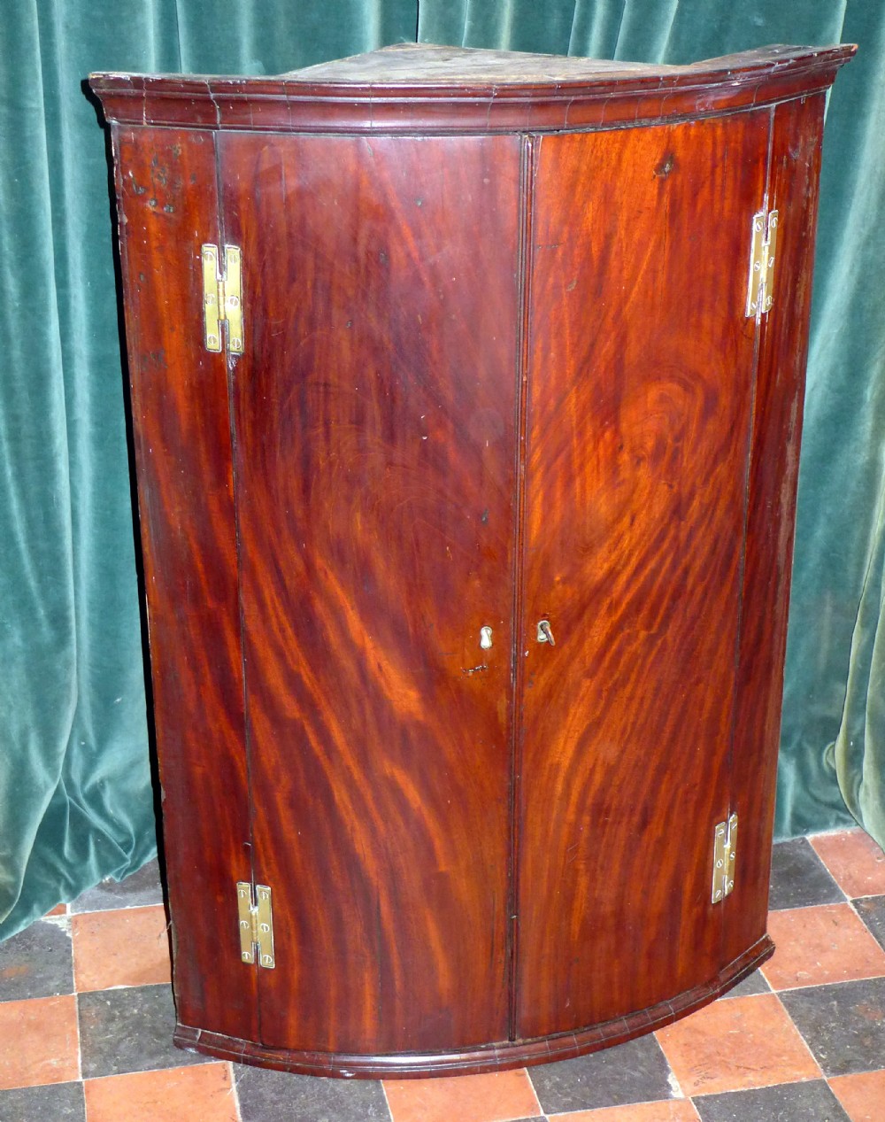 George III Mahogany Bow Front Corner Cupboard (1 of 3)