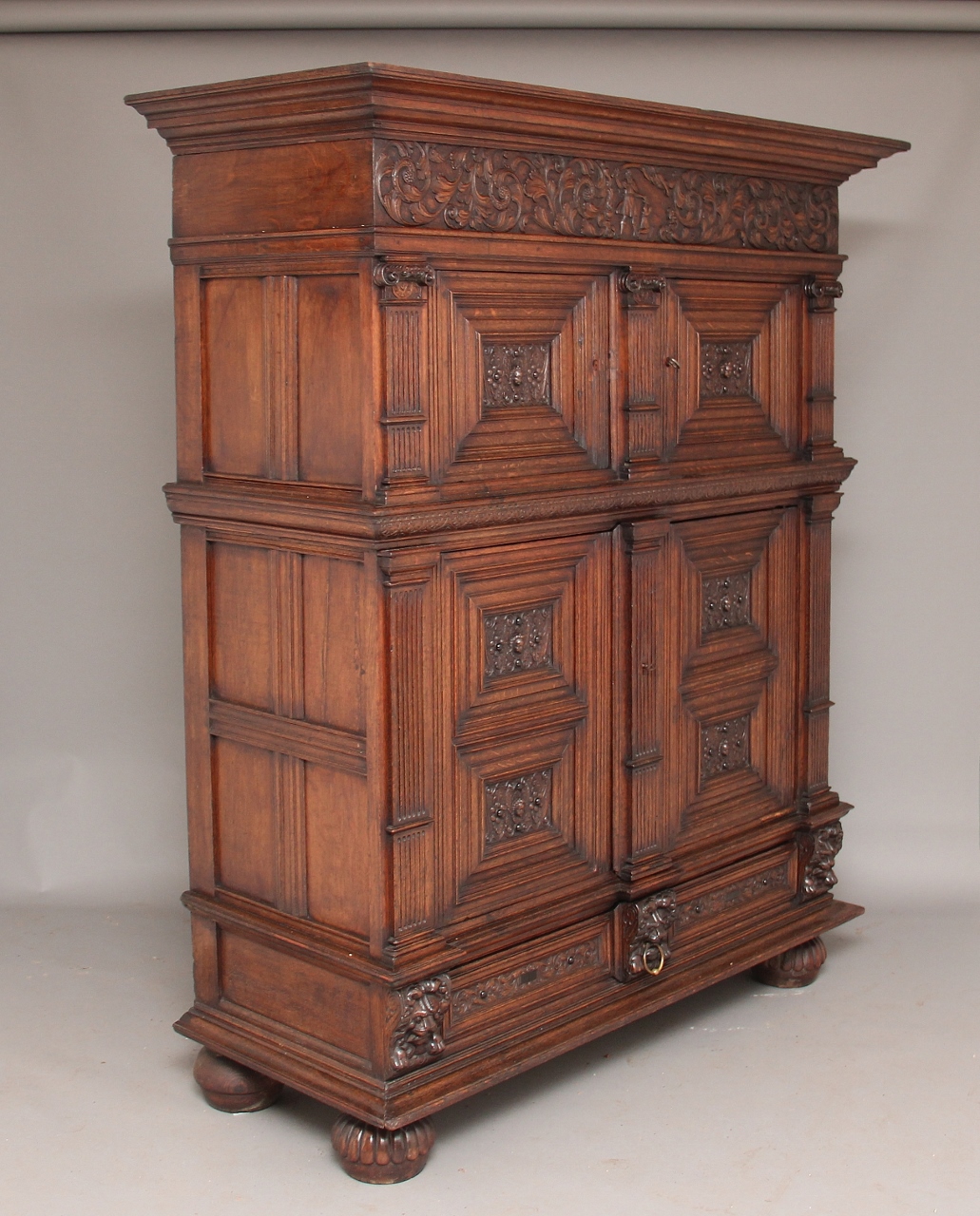 Flemish Oak Cupboard c.1690 (1 of 10)
