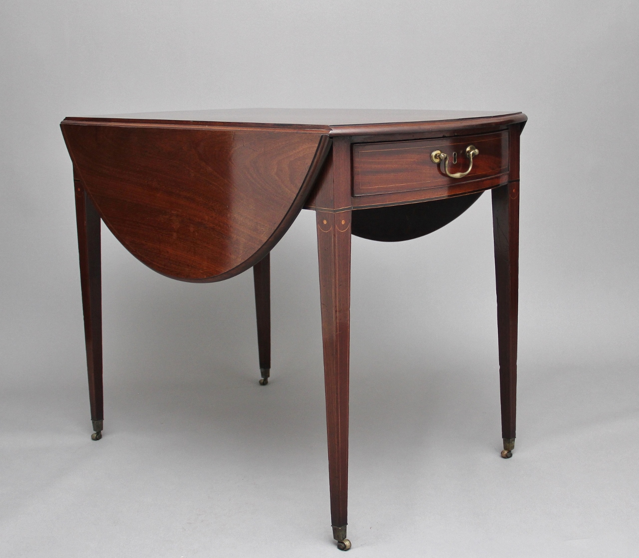 18th Century Mahogany Oval Pembroke Table (1 of 1)