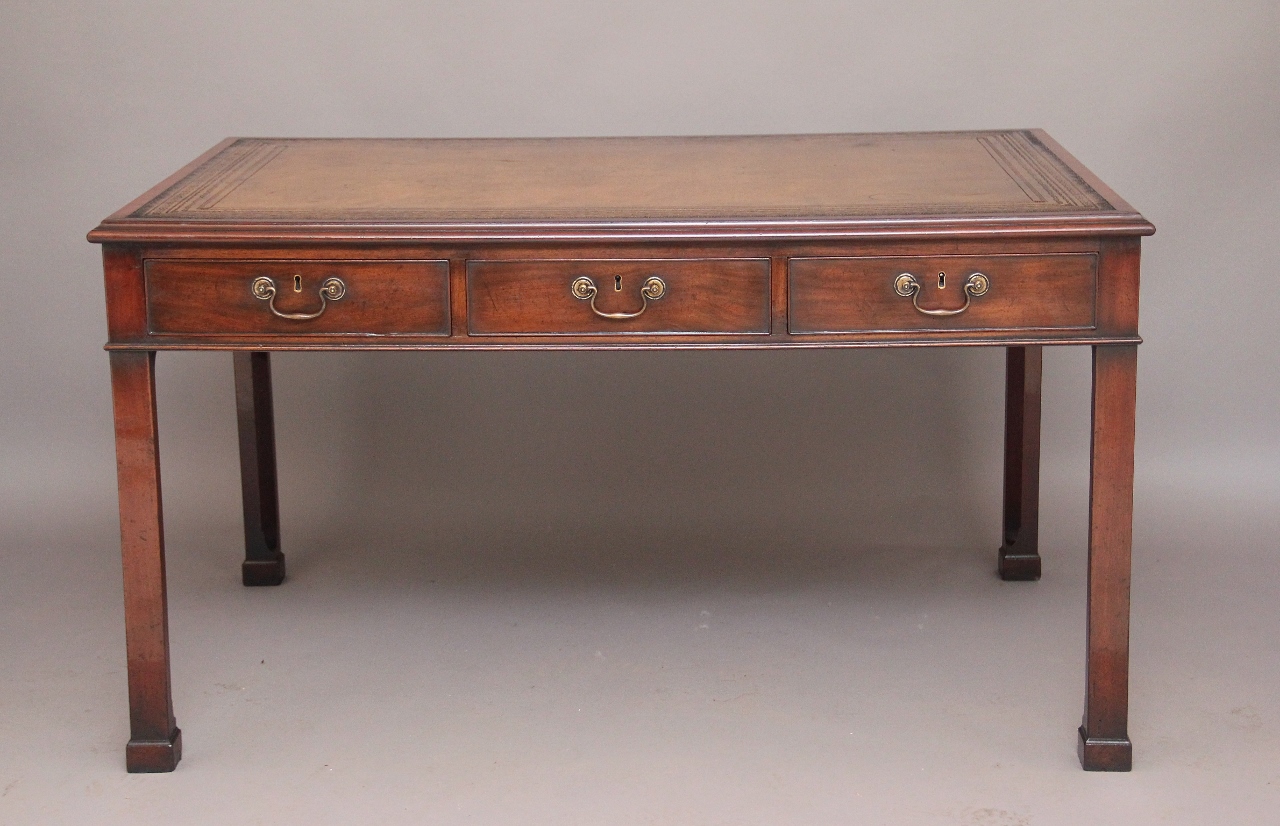 Chippendale Style Desk (1 of 1)