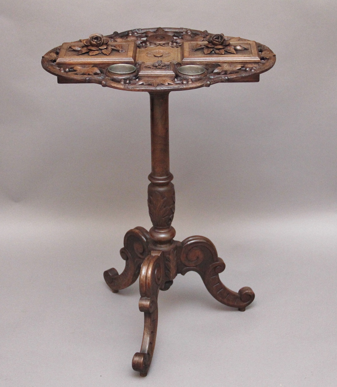 Smokers table (1 of 1)