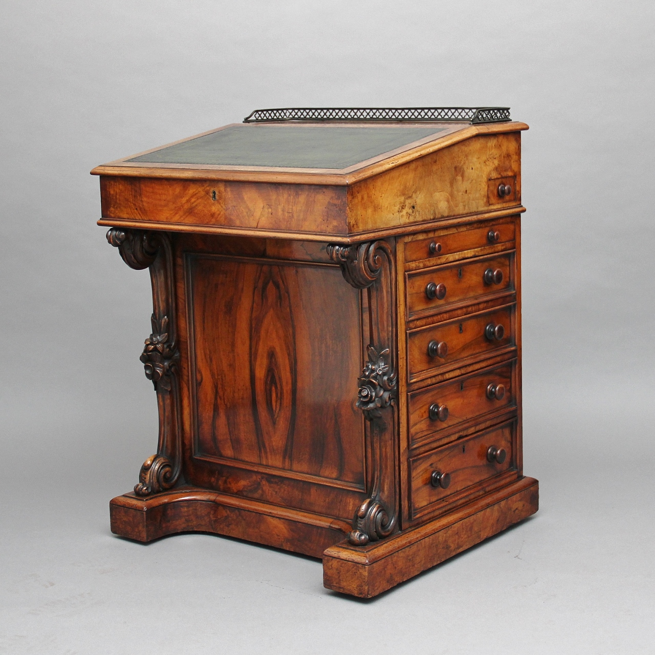 19th Century Walnut Davenport c.1840 (1 of 1) 19th Century Walnut Davenport c.1840 (1 of 1)