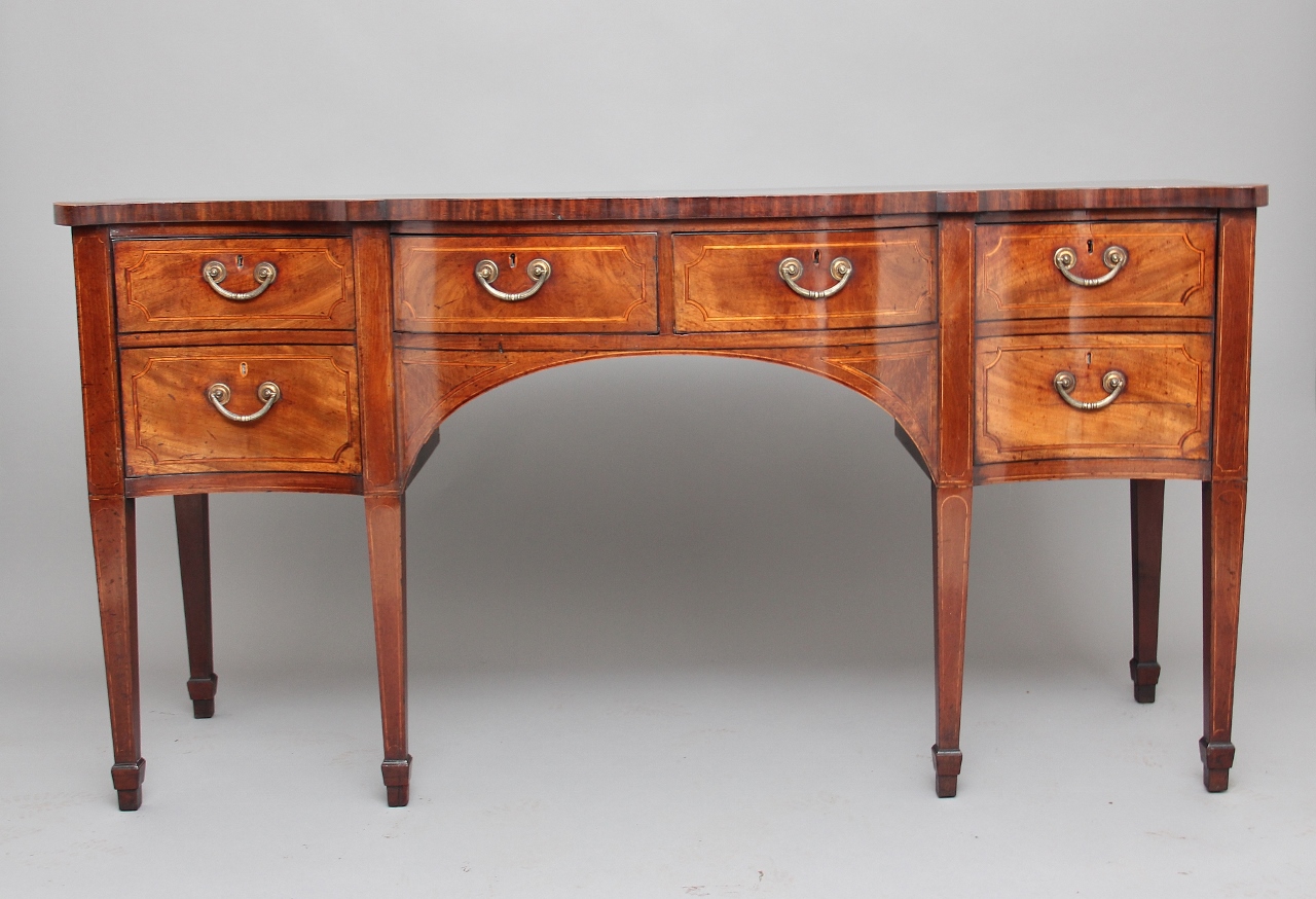 18th Century Mahogany Serpentine Sideboard c.1780 (1 of 1) 18th Century Mahogany Serpentine Sideboard c.1780 (1 of 1)