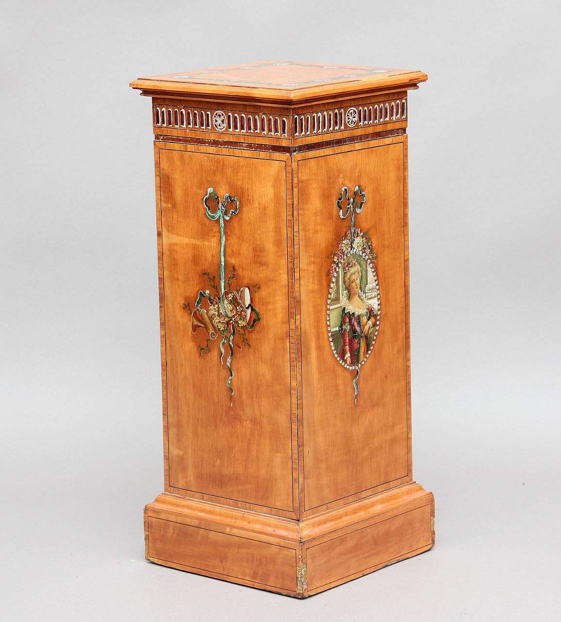 Satinwood Pedestal c.1910 (1 of 9)