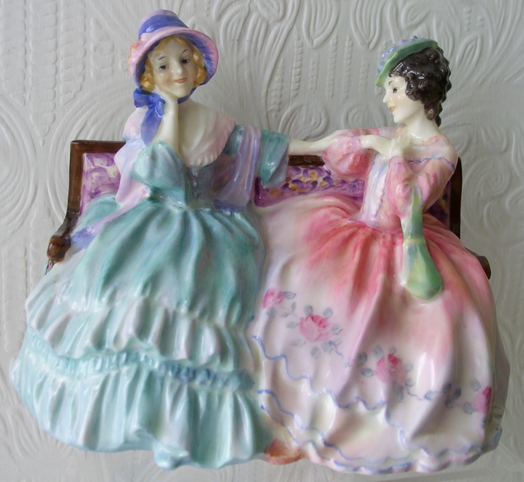 Vintage English Royal Doulton Porcelain Figurine "The Gossips" HN 1426 (1 of 1)