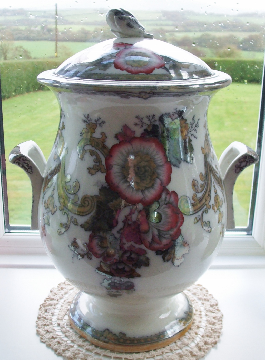 Antique English Victorian Ironstone Leech Jar & Cover (1 of 1)