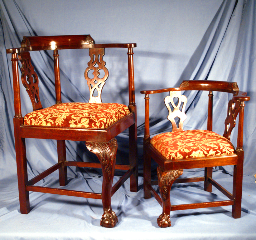 Pair of Edwardian Corner Chairs in Mahogany. (1 of 4)