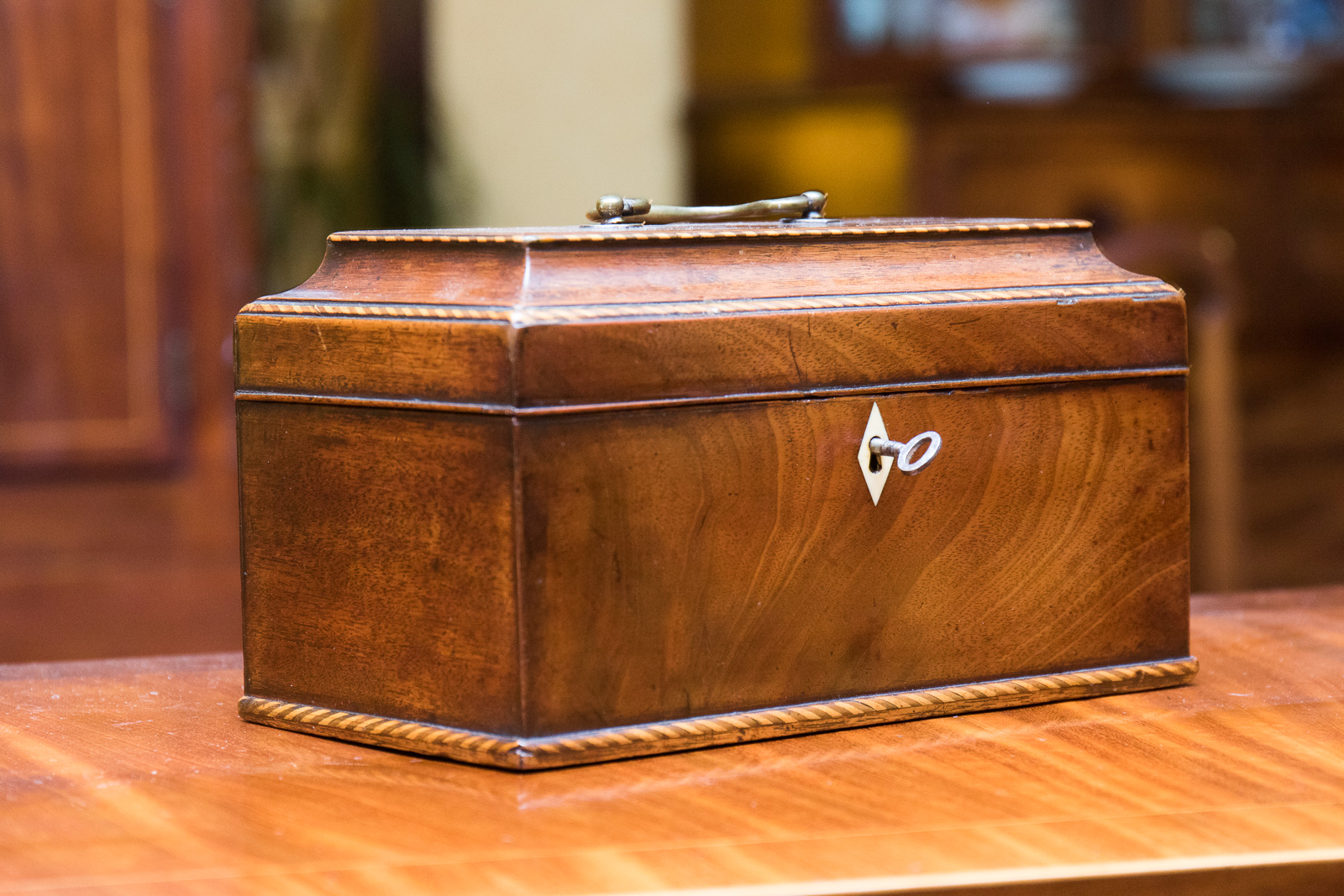Chippendale Period Mahogany Tea Caddy c.1760 (1 of 1) Chippendale Period Mahogany Tea Caddy c.1760 (1 of 1)