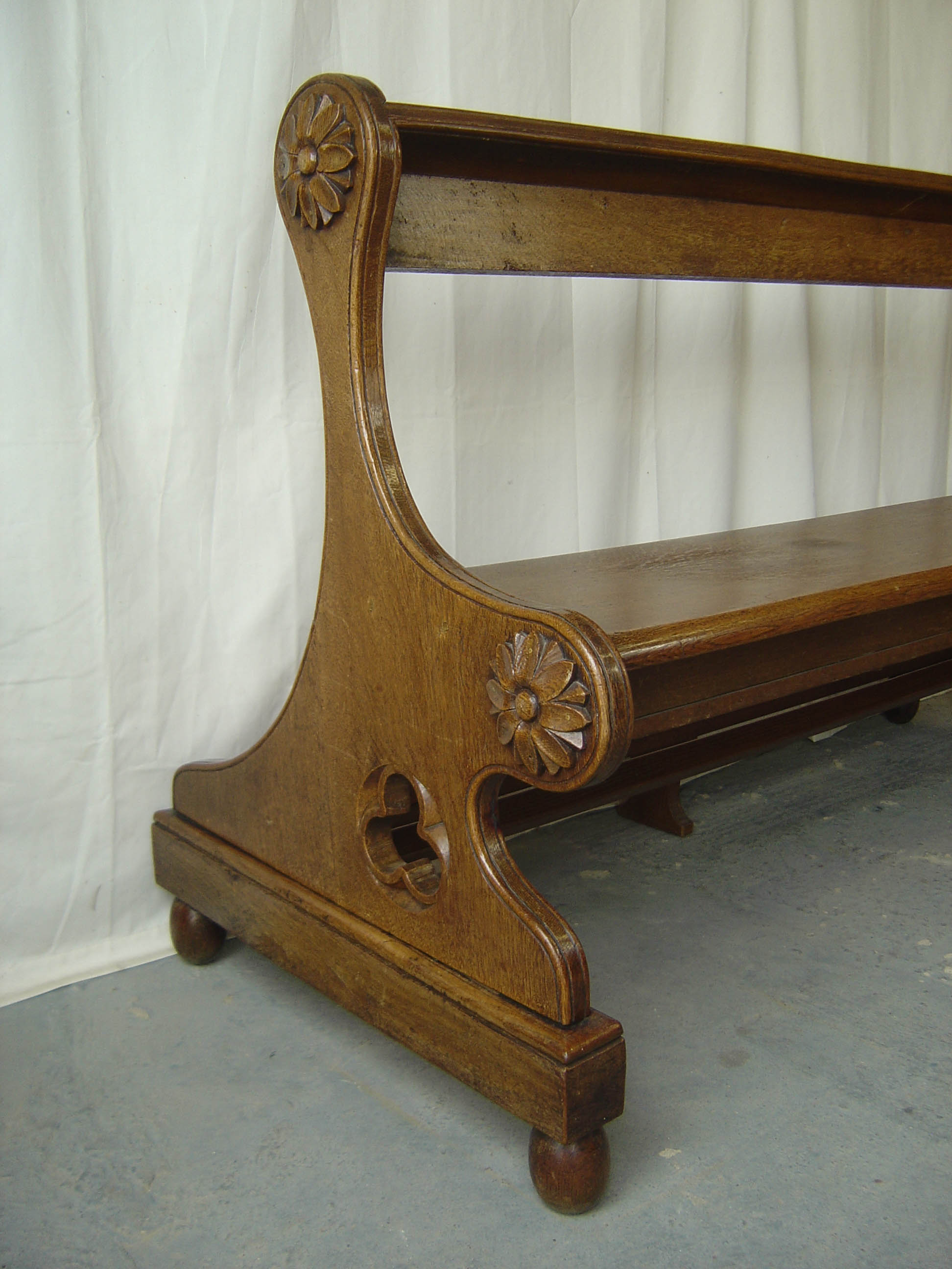 A 19th Century Oak Church Pew (1 of 1)