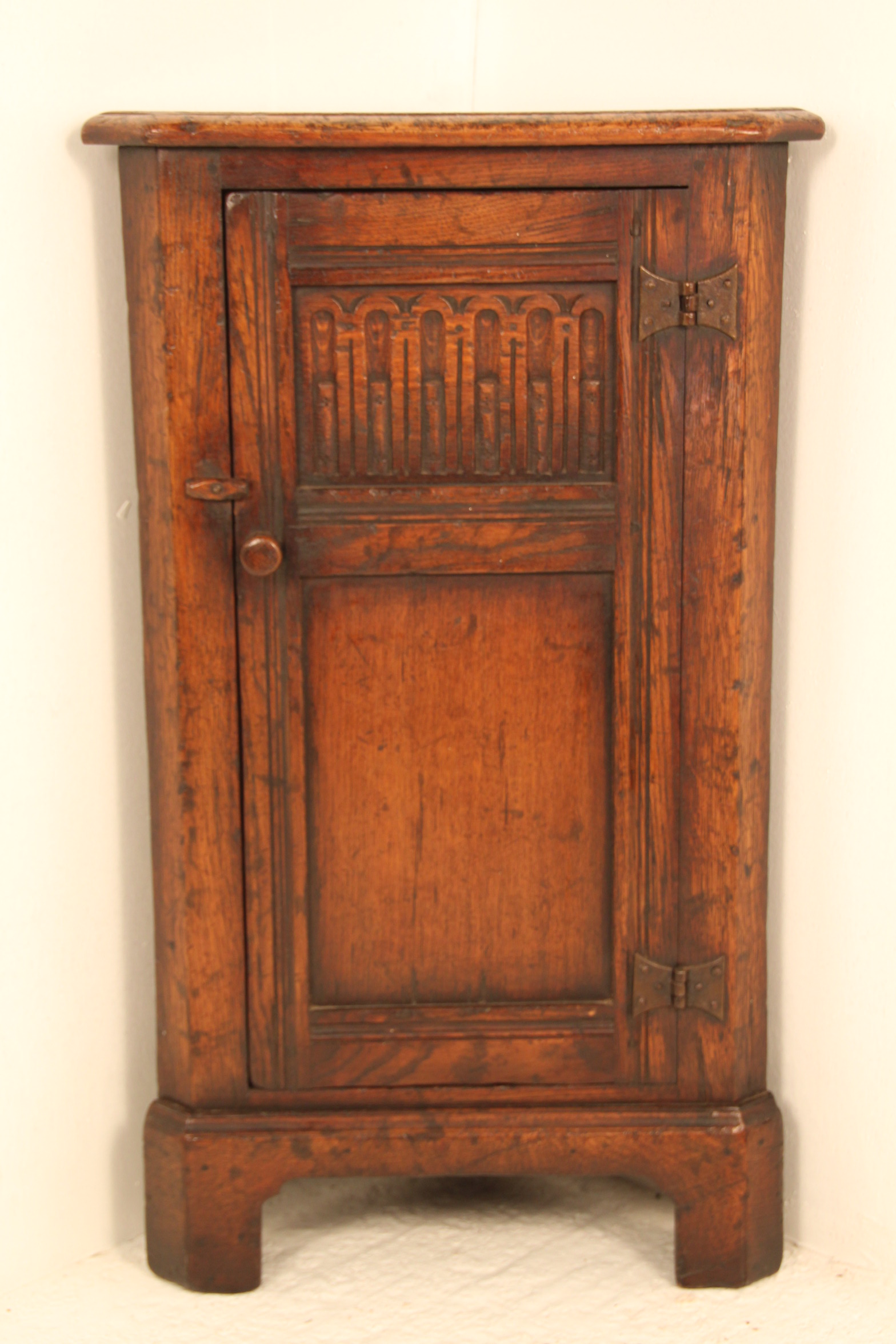 Ipswich Oak Corner Cupboard c.1910 (1 of 1)