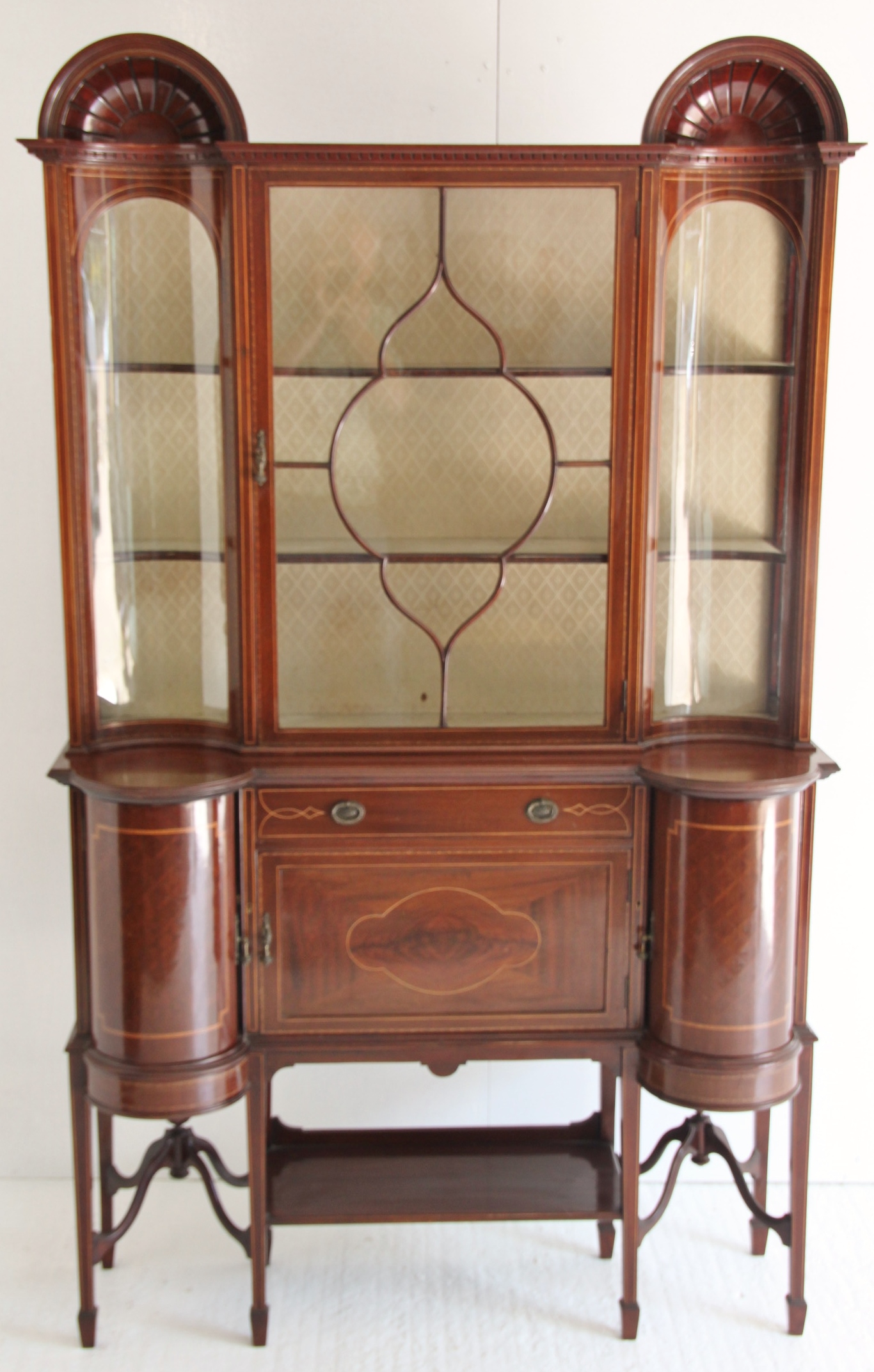 Elegant Edwardian Mahogany Display Cabinet c.1901 (1 of 17)