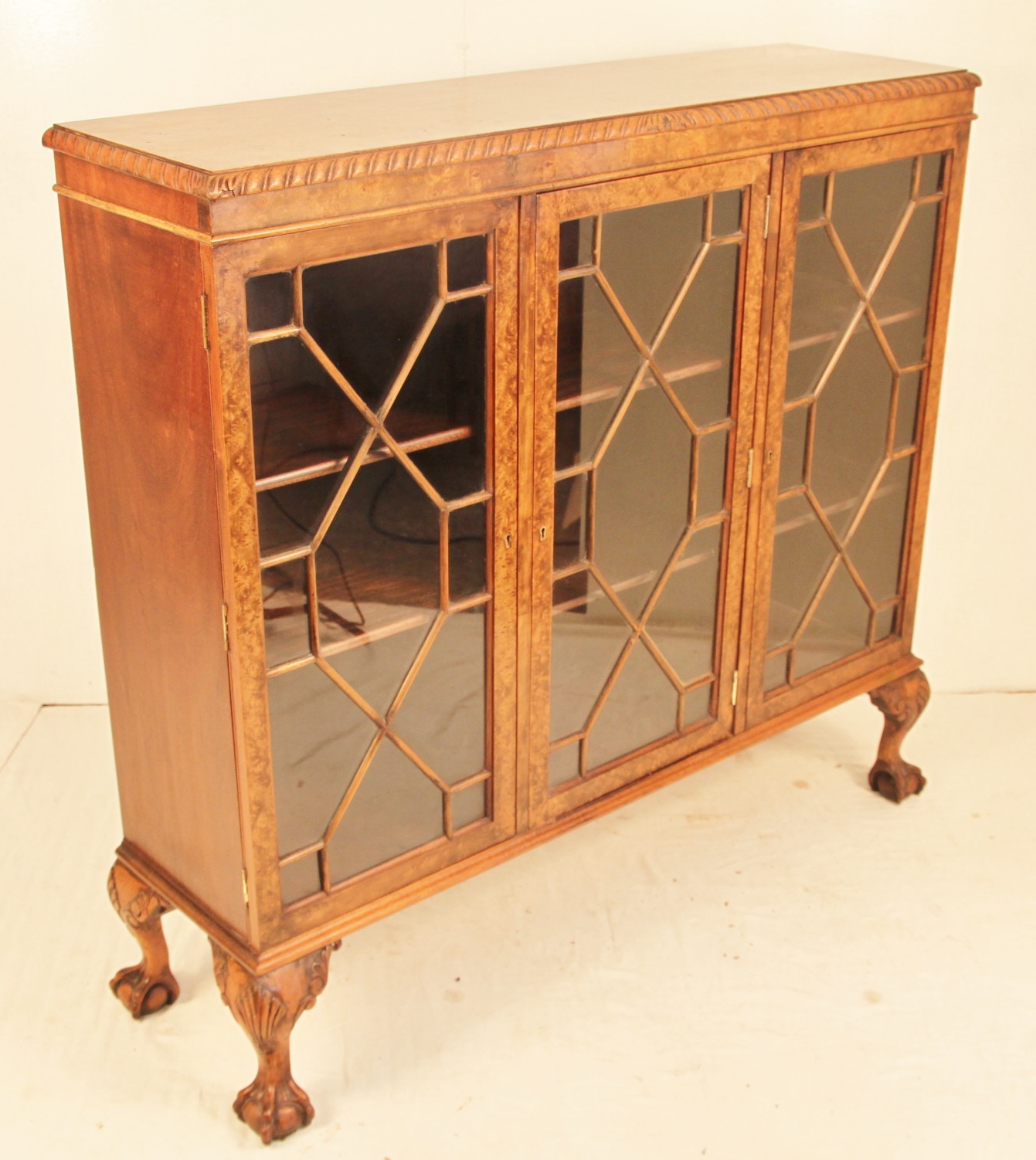 Queen Anne Style Burr Walnut Bookcase c.1900 (1 of 1) Queen Anne Style Burr Walnut Bookcase c.1900 (1 of 1)