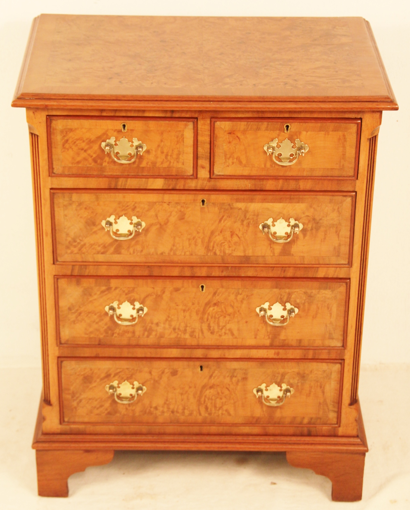 Burr Walnut Bachelors Chest c.1930 (1 of 1) Burr Walnut Bachelors Chest c.1930 (1 of 1)