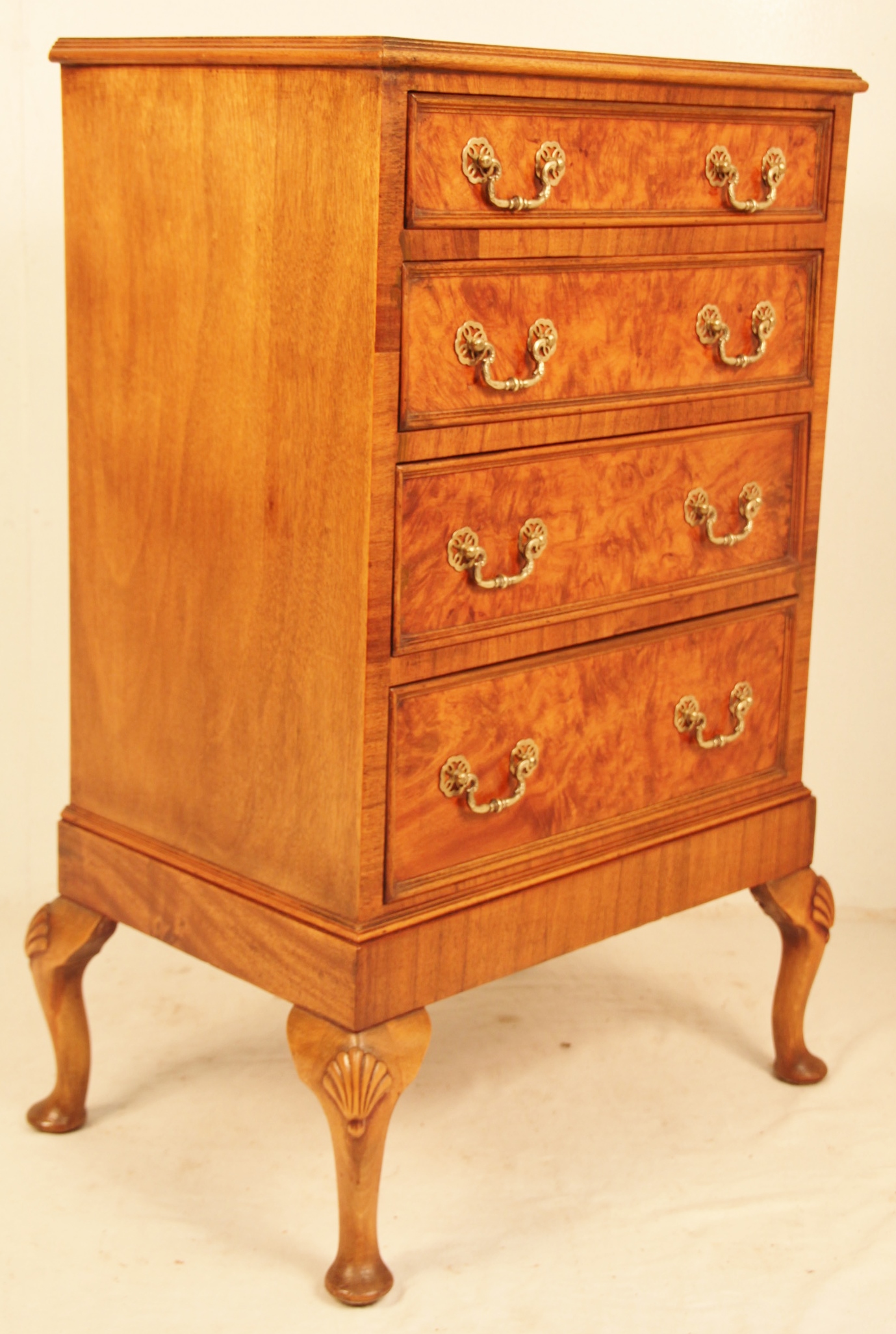Queen Anne style Burr Walnut Chest of Drawers c.1930 (1 of 1) Queen Anne style Burr Walnut Chest of Drawers c.1930 (1 of 1)