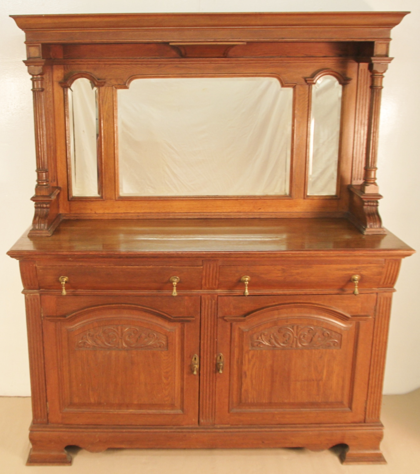 Oak Mirror Backed Sideboard c.1905 (1 of 1) Oak Mirror Backed Sideboard c.1905 (1 of 1)