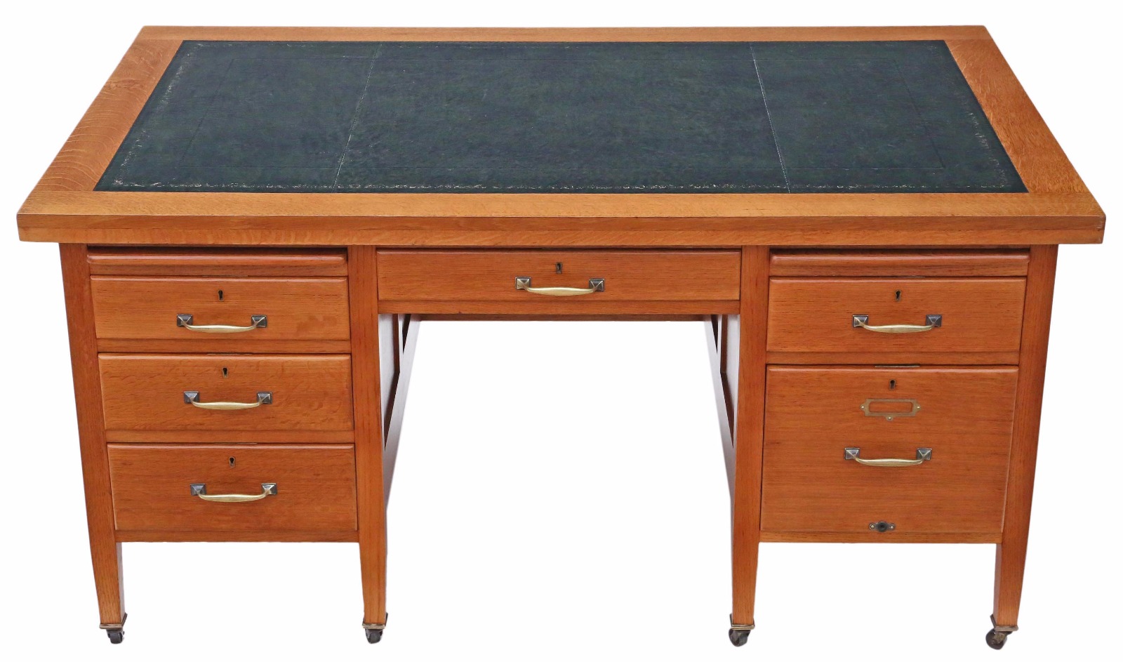 Large Oak Twin Pedestal Desk (1 of 1) Large Oak Twin Pedestal Desk (1 of 1)