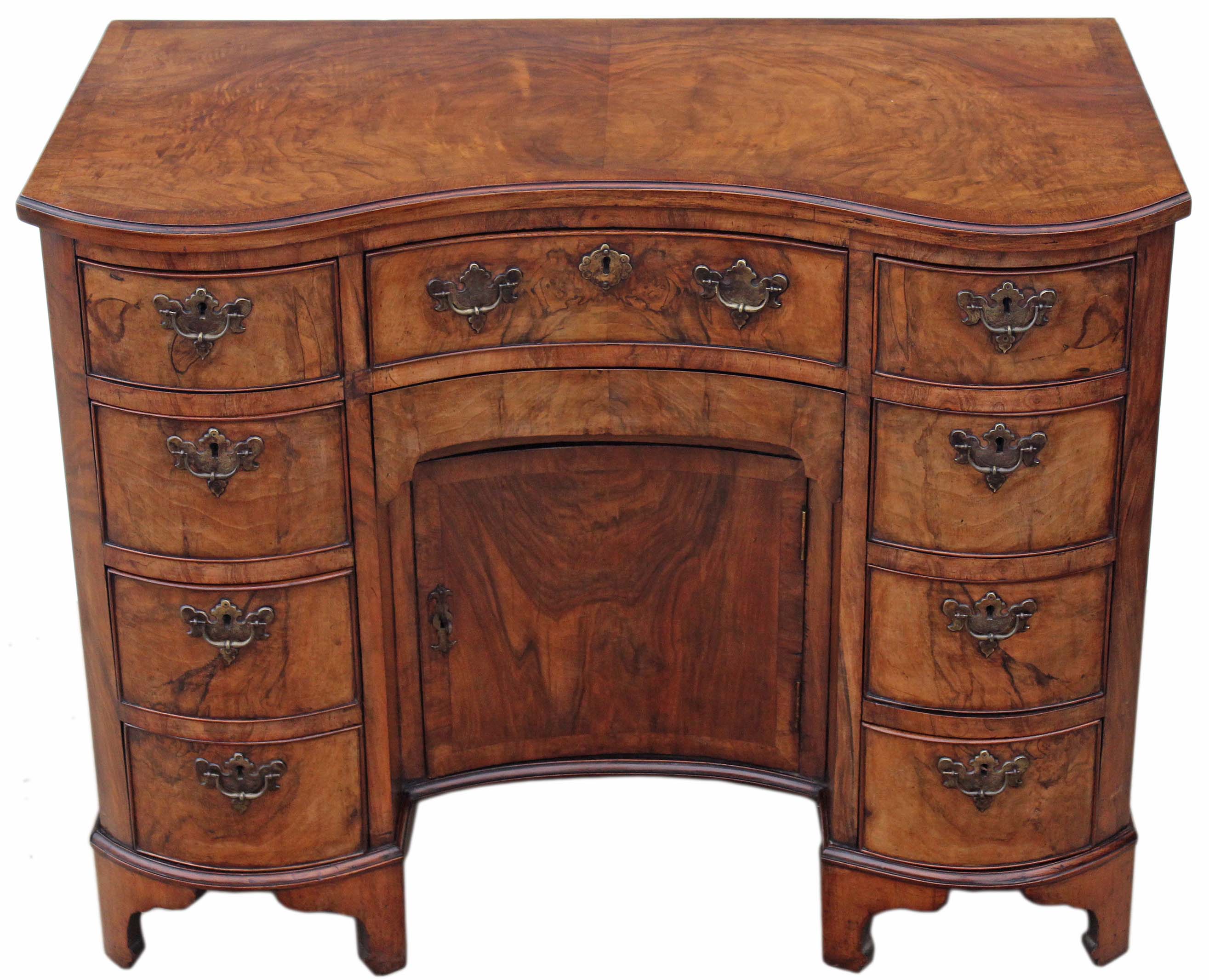 Antique quality 19th Century Serpentine Burr Walnut Desk / Writing Table / Dressing Table (1 of 1) Antique quality 19th Century Serpentine Burr Walnut Desk / Writing Table / Dressing Table (1 of 1)