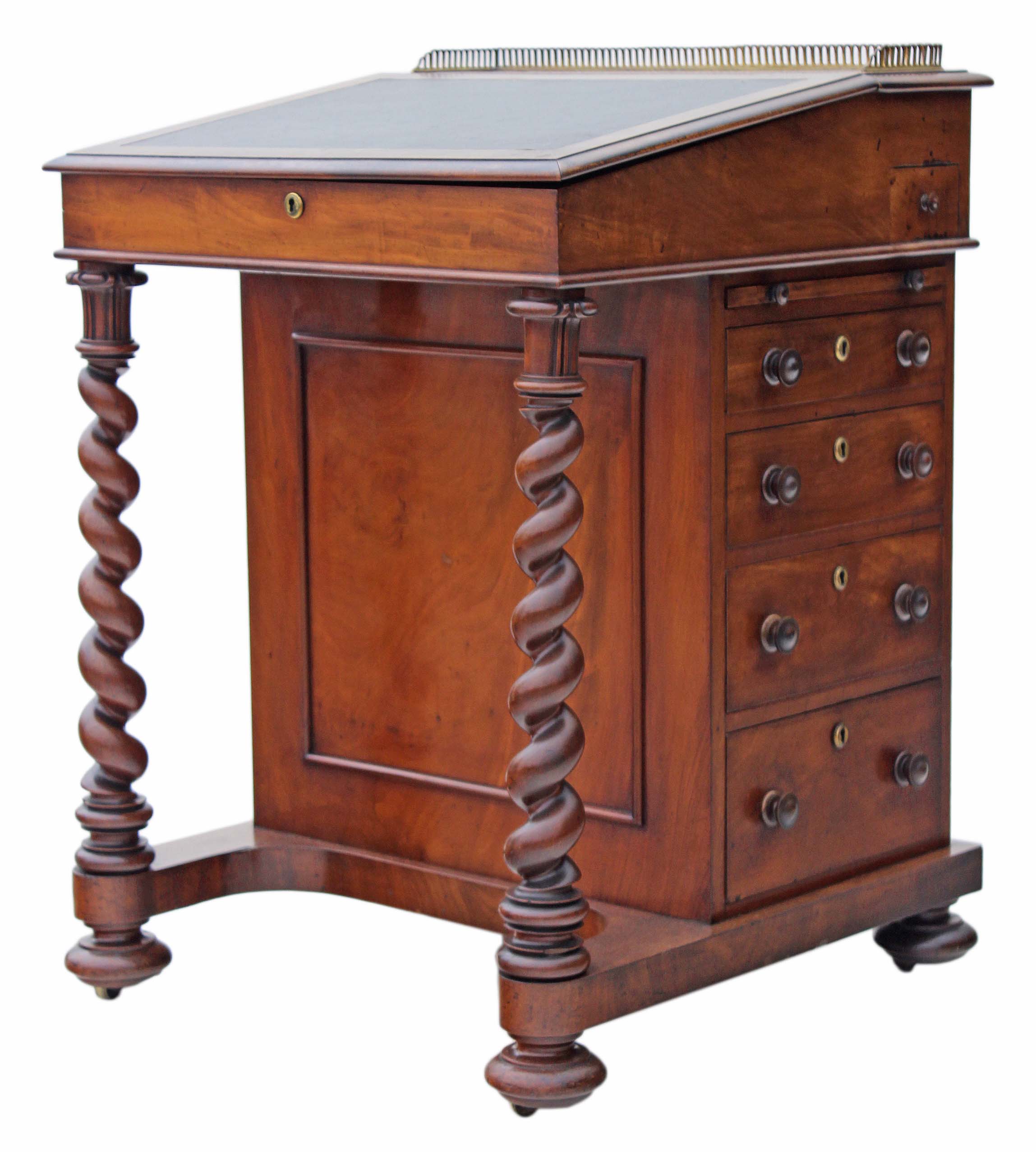 Antique quality William IV / Victorian Walnut Davenport Writing Table / Desk (1 of 1) Antique quality William IV / Victorian Walnut Davenport Writing Table / Desk (1 of 1)