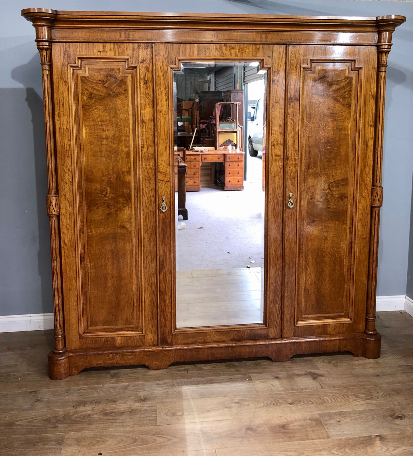 Victorian Pollard Oak Triple Wardrobe Compactum (1 of 1) Victorian Pollard Oak Triple Wardrobe Compactum (1 of 1)