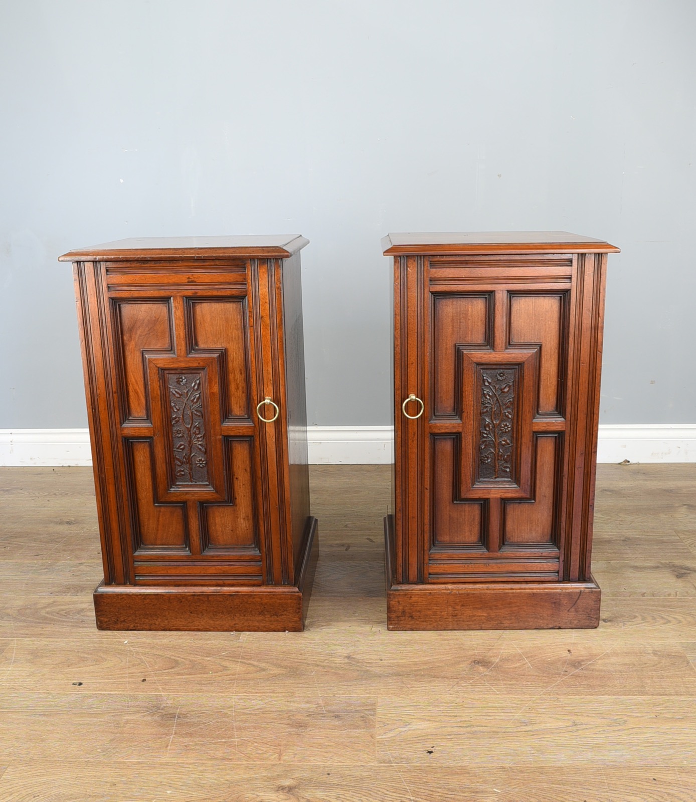 Pair of Victorian Walnut Bedside Cabinets Maple & Co (1 of 1) Pair of Victorian Walnut Bedside Cabinets Maple & Co (1 of 1)
