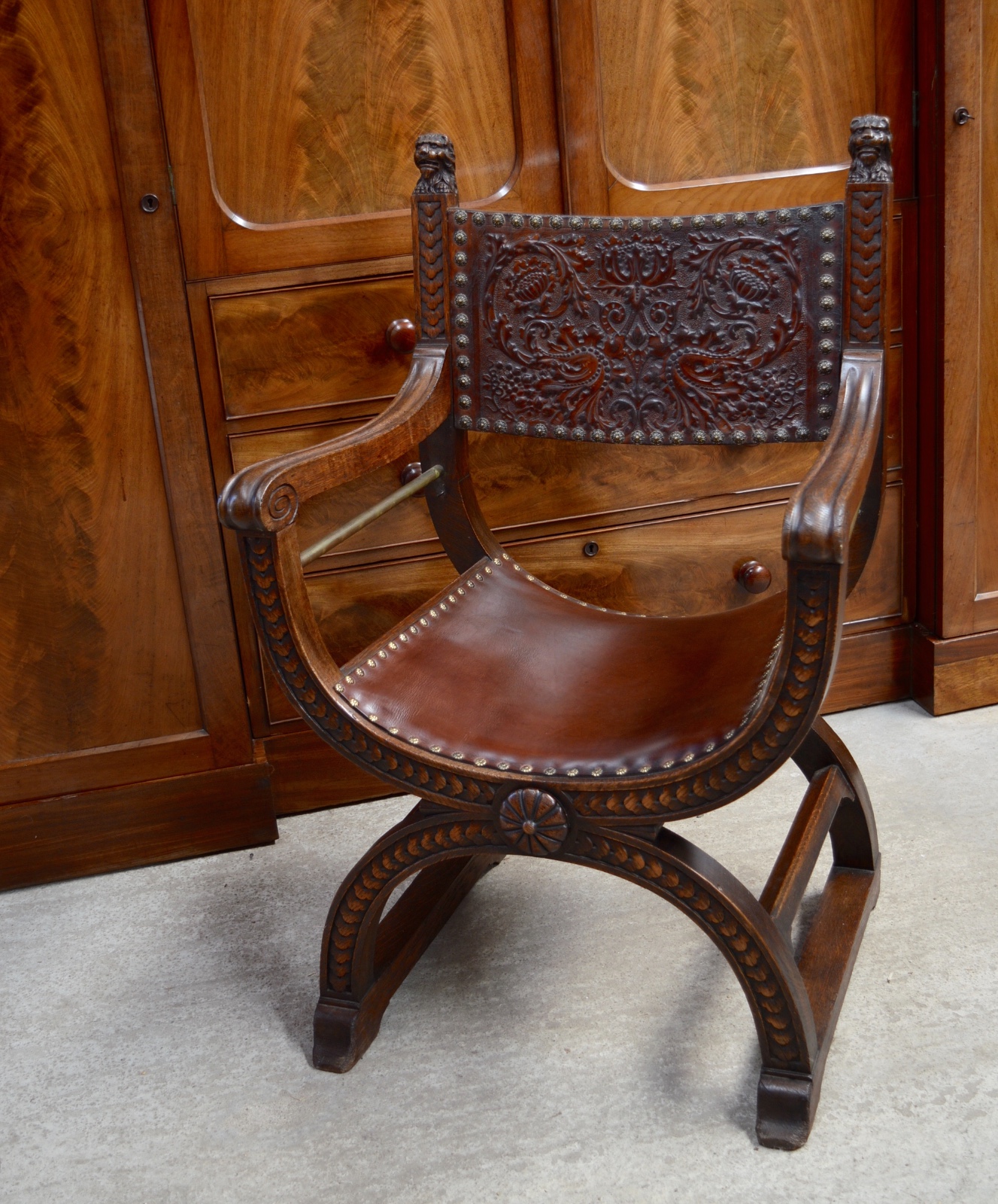Wonderful Carved Oak x Frame Savonarola Scottish Throne Chair (1 of 1) Wonderful Carved Oak x Frame Savonarola Scottish Throne Chair (1 of 1)