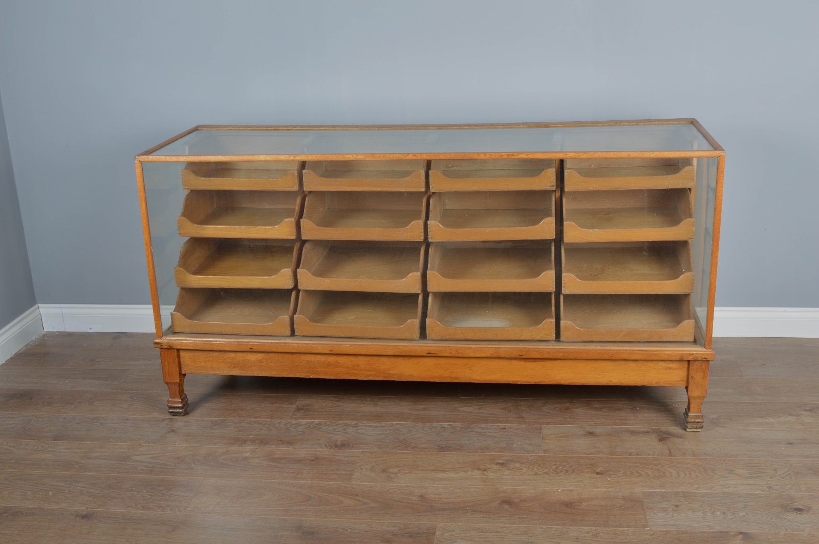 16 Drawer Oak Haberdashery Shop Counter (1 of 1) 16 Drawer Oak Haberdashery Shop Counter (1 of 1)