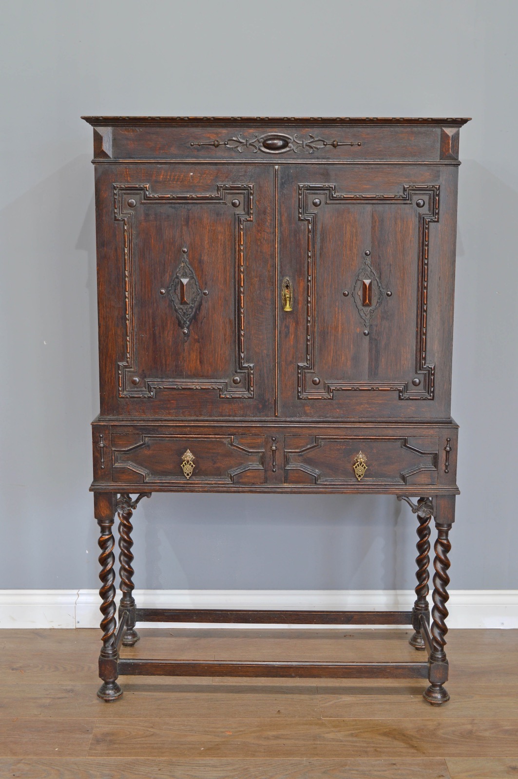 Antique Jacobean Style Oak LA94549