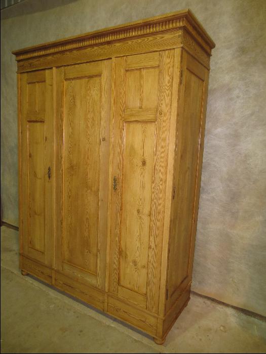 Eastern European Pine Breakdown Wardrobe (1 of 1) Eastern European Pine Breakdown Wardrobe (1 of 1)