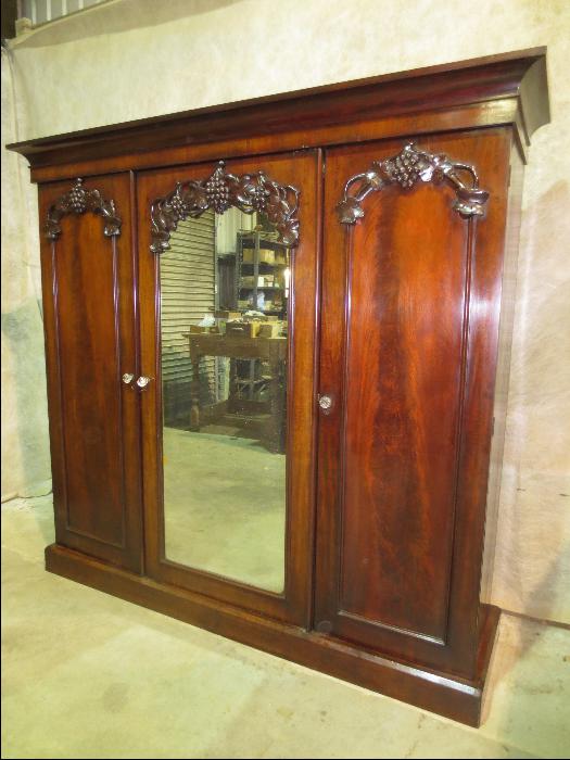 Mahogany Combination Wardrobe 27147 / LA58167