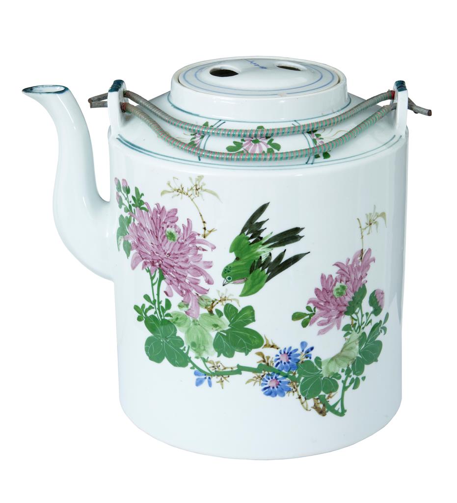 Chinese Porcelain Teapot c.1920 (1 of 4) Chinese Porcelain Teapot c.1920 (1 of 4)