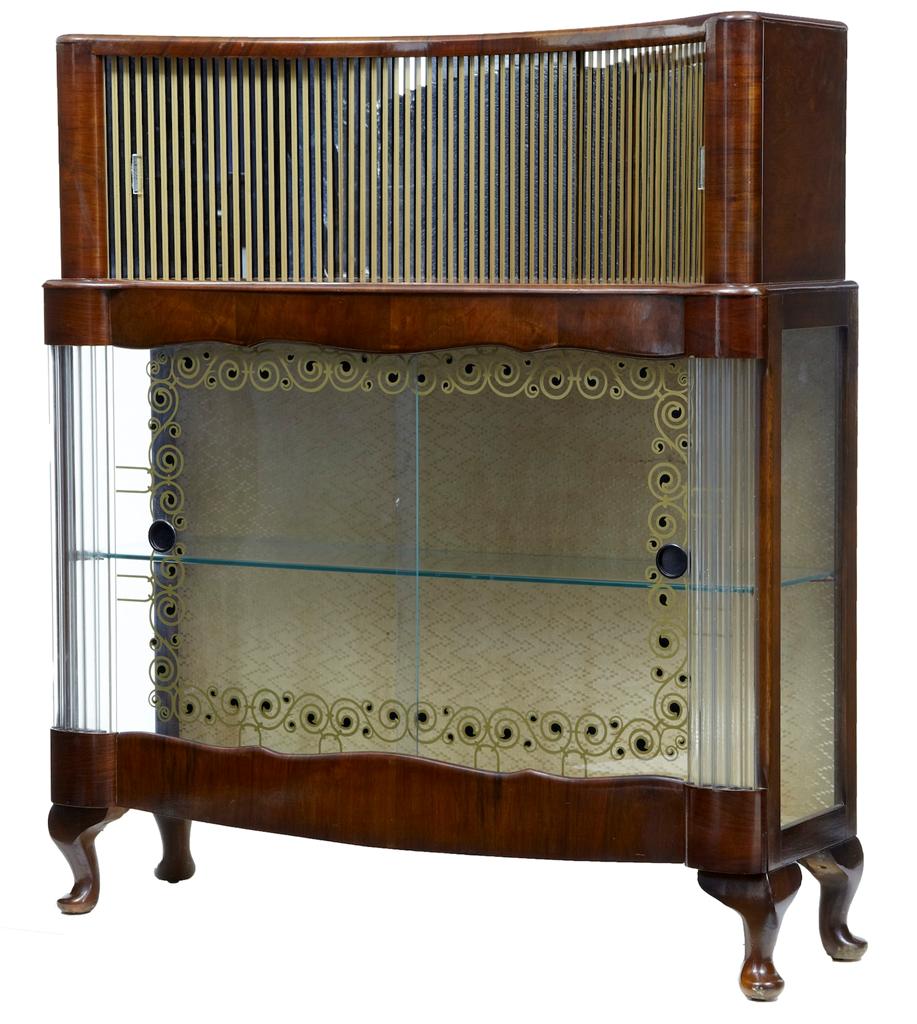 Mid 20th Century Walnut Drinks Cabinet (1 of 1) Mid 20th Century Walnut Drinks Cabinet (1 of 1)