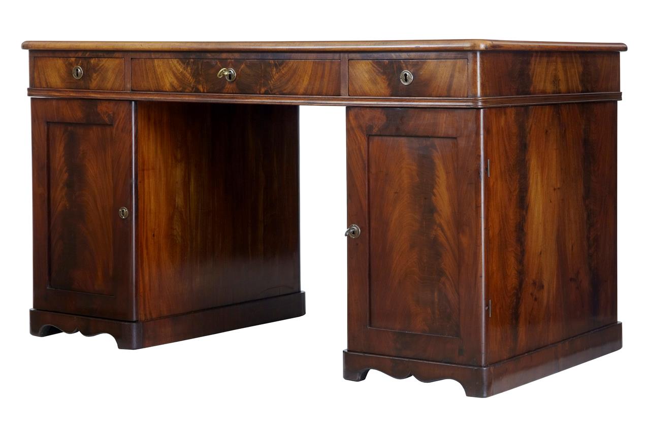 19th Century Flame Mahogany Pedestal Desk c.1850 (1 of 1) 19th Century Flame Mahogany Pedestal Desk c.1850 (1 of 1)