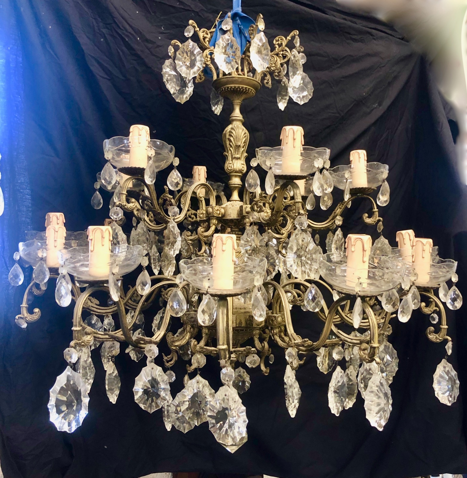 Large Two Tier Eighteen Light Antique Italian Chandelier (1 of 7)