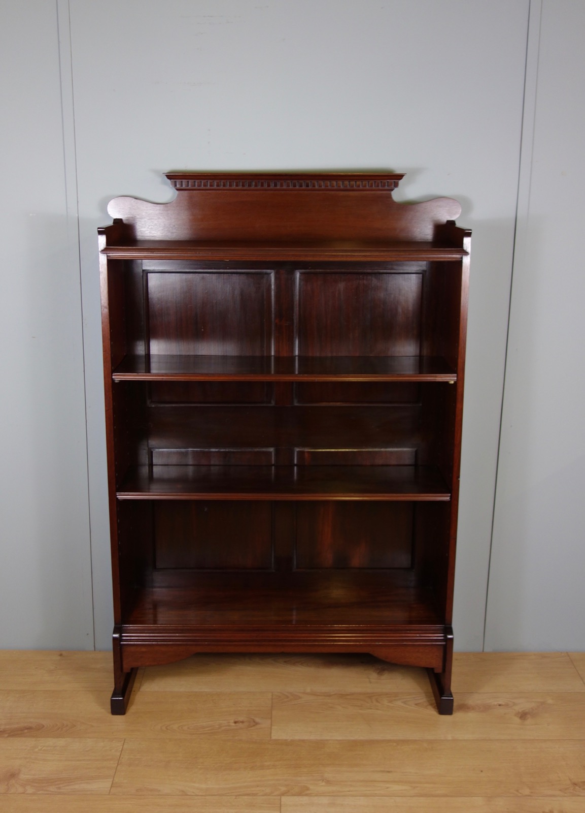 Open Mahogany Bookcase c.1920 (1 of 10) Open Mahogany Bookcase c.1920 (1 of 10)