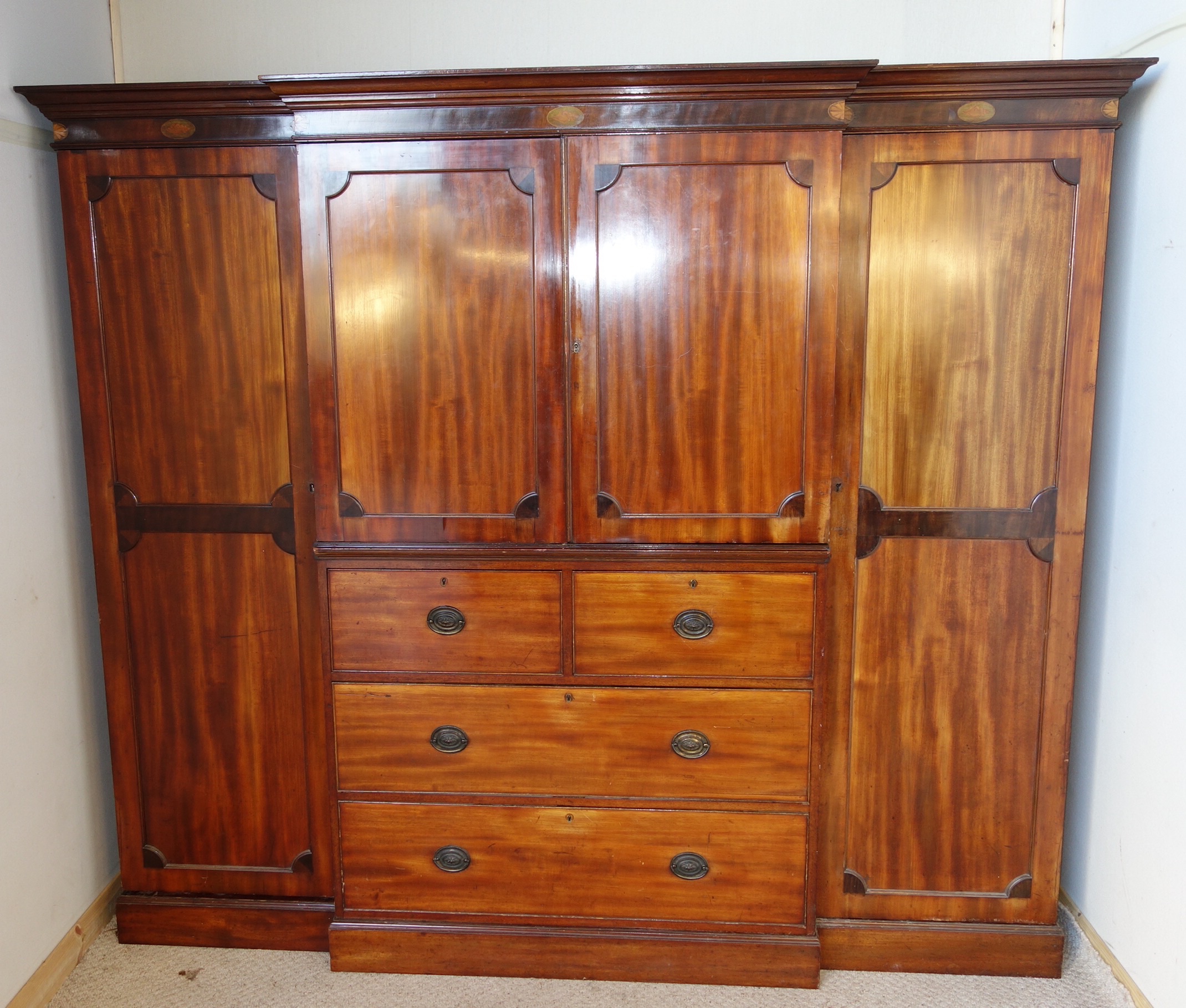 Large Victorian Flamed Mahogany Wardrobe c.1850 (1 of 1) Large Victorian Flamed Mahogany Wardrobe c.1850 (1 of 1)