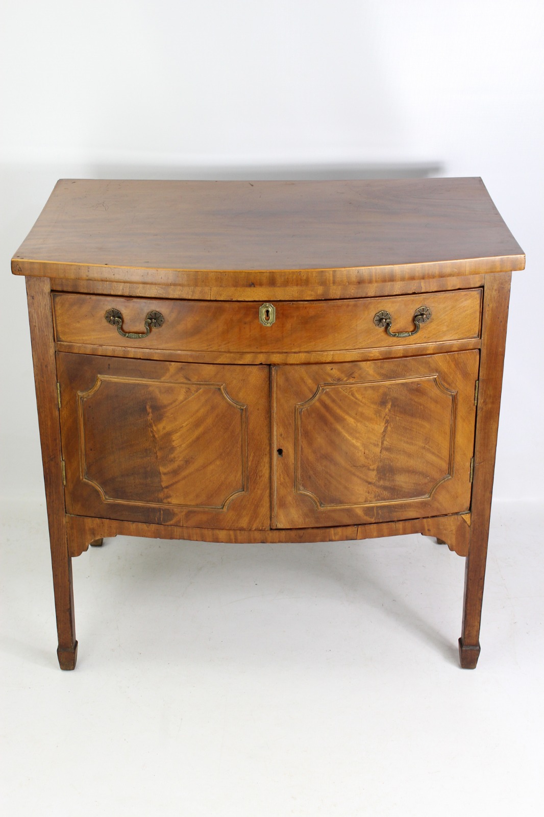 Georgian Bow Front Mahogany Cabinet (1 of 1) Georgian Bow Front Mahogany Cabinet (1 of 1)