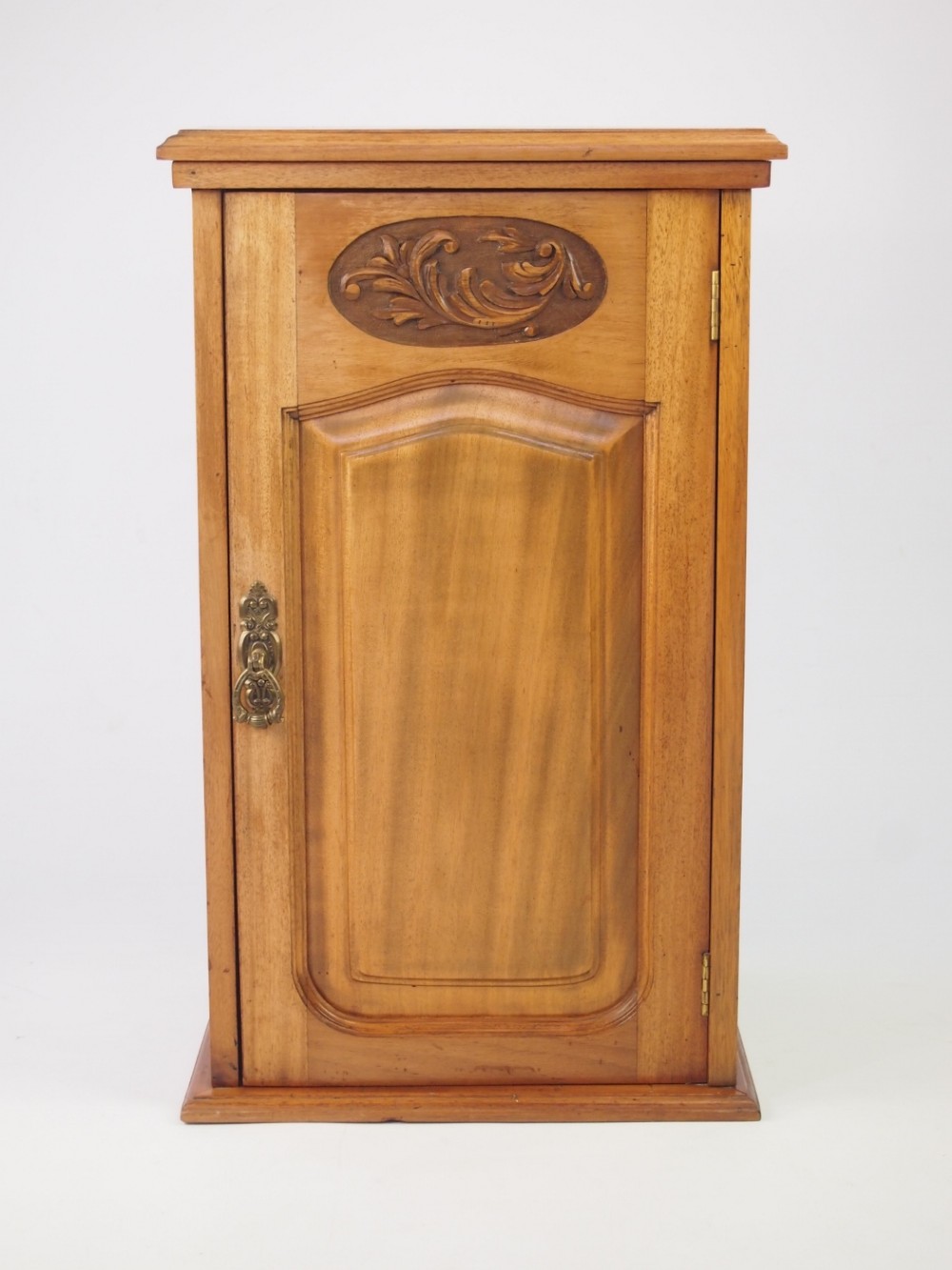 Small Antique Edwardian Bedside Cabinet C.1910 (1 of 1) Small Antique Edwardian Bedside Cabinet C.1910 (1 of 1)