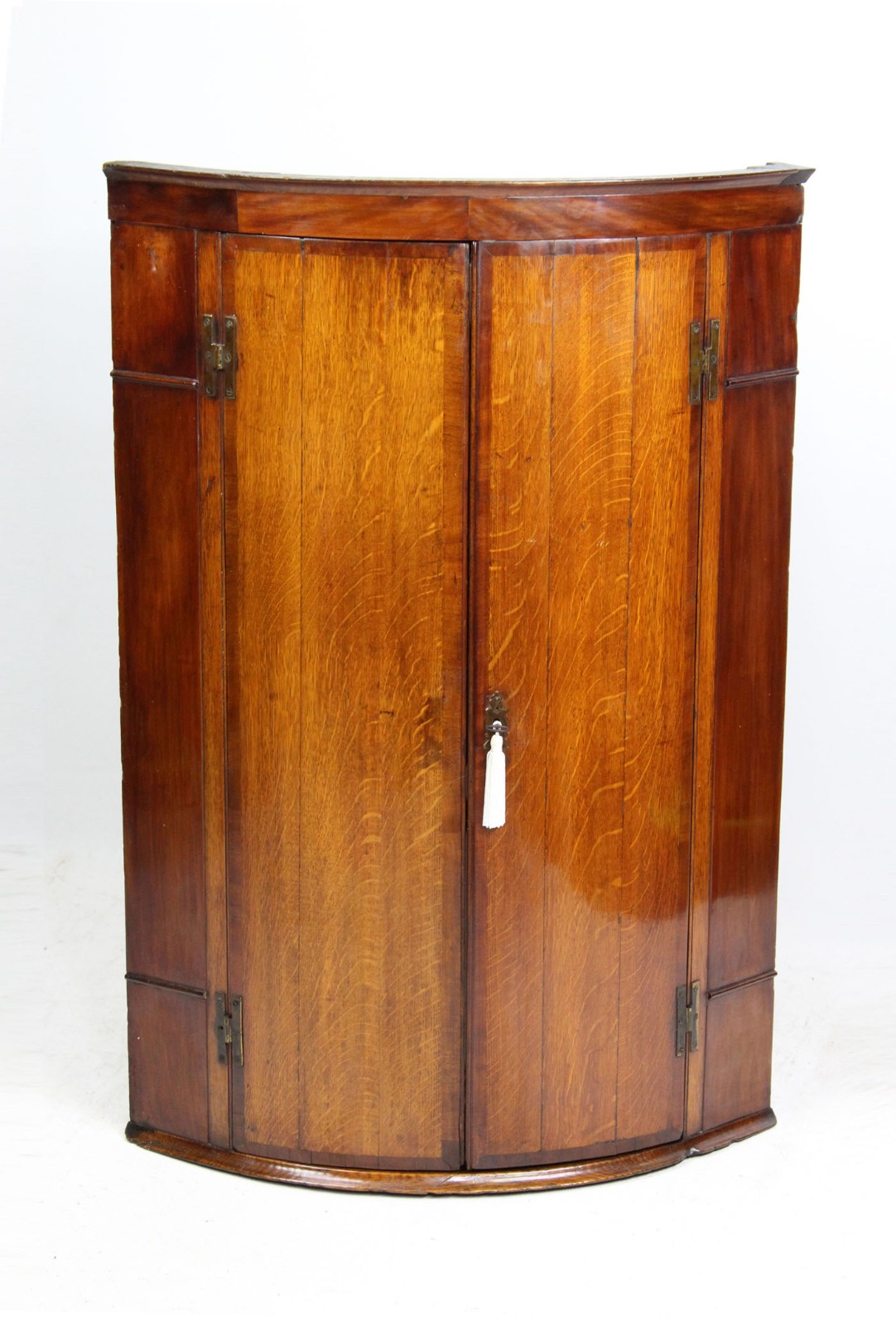 Georgian Oak Bow Front Corner Cupboard (1 of 13) Georgian Oak Bow Front Corner Cupboard (1 of 13)