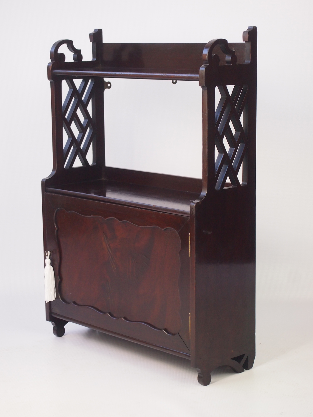 Edwardian Mahogany Hanging Cabinet by Shapland & Petter c.1910 (1 of 1) Edwardian Mahogany Hanging Cabinet by Shapland & Petter c.1910 (1 of 1)