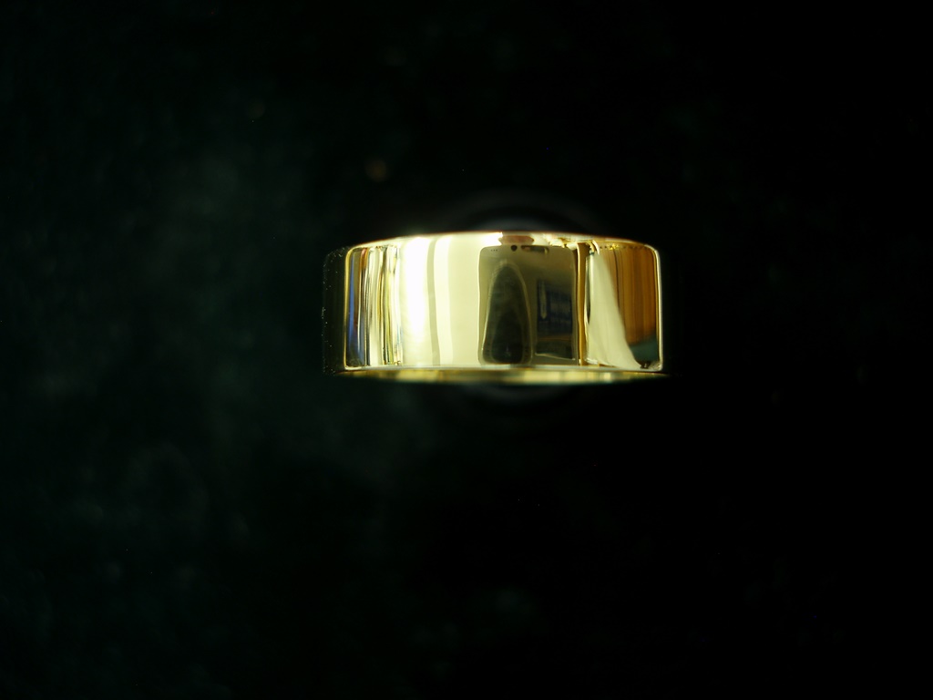 18ct Gold Wedding Ring (1 of 2)