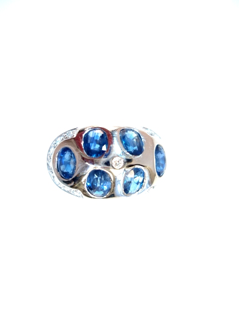 Kashmir Sapphire & Diamond Ring (1 of 1)