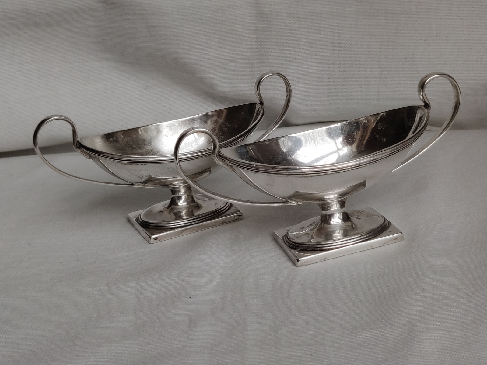 Antique Sterling Silver Set of Two Salt Cellars 1896 London (1 of 7)