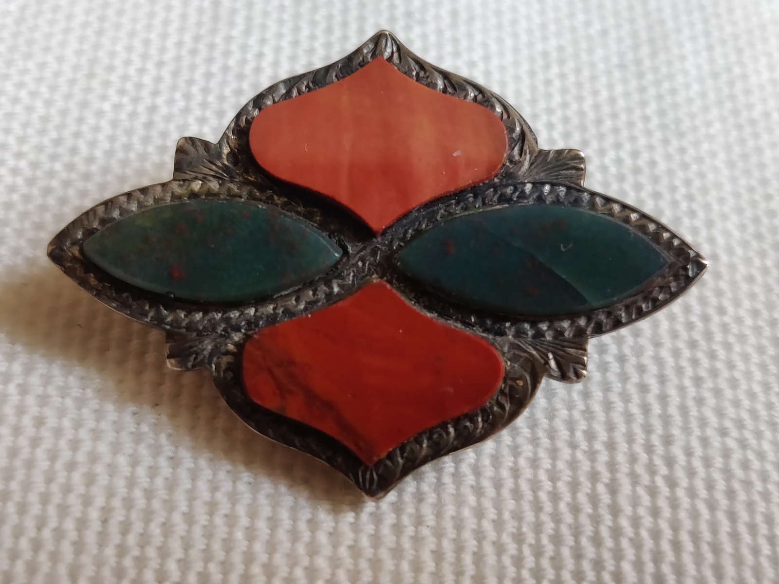 Antique Scottish Agate Brooch / Victorian c.1860 (1 of 5)