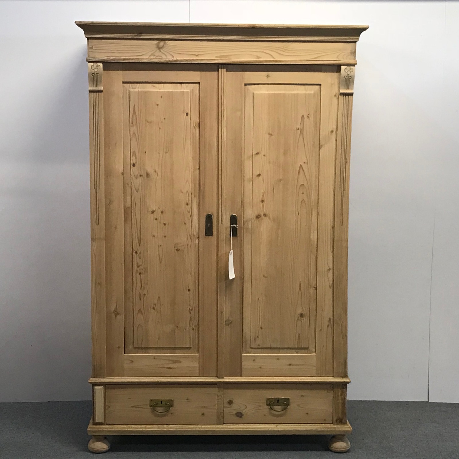 Small & Deep Pine Wardrobe which dismantles c.1920 (1 of 1) Small & Deep Pine Wardrobe which dismantles c.1920 (1 of 1)